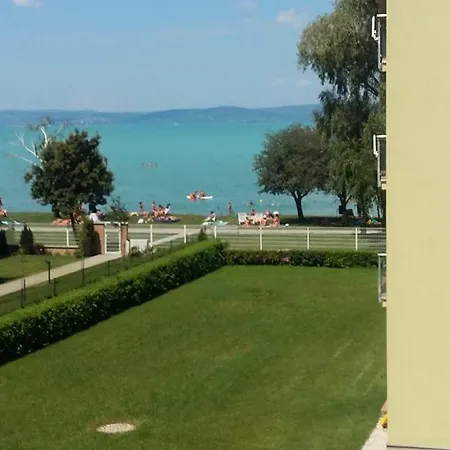 Nice Holiday Apartman