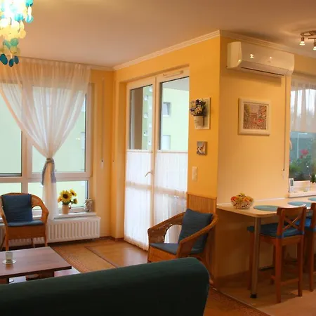 Nice Holiday Apartman